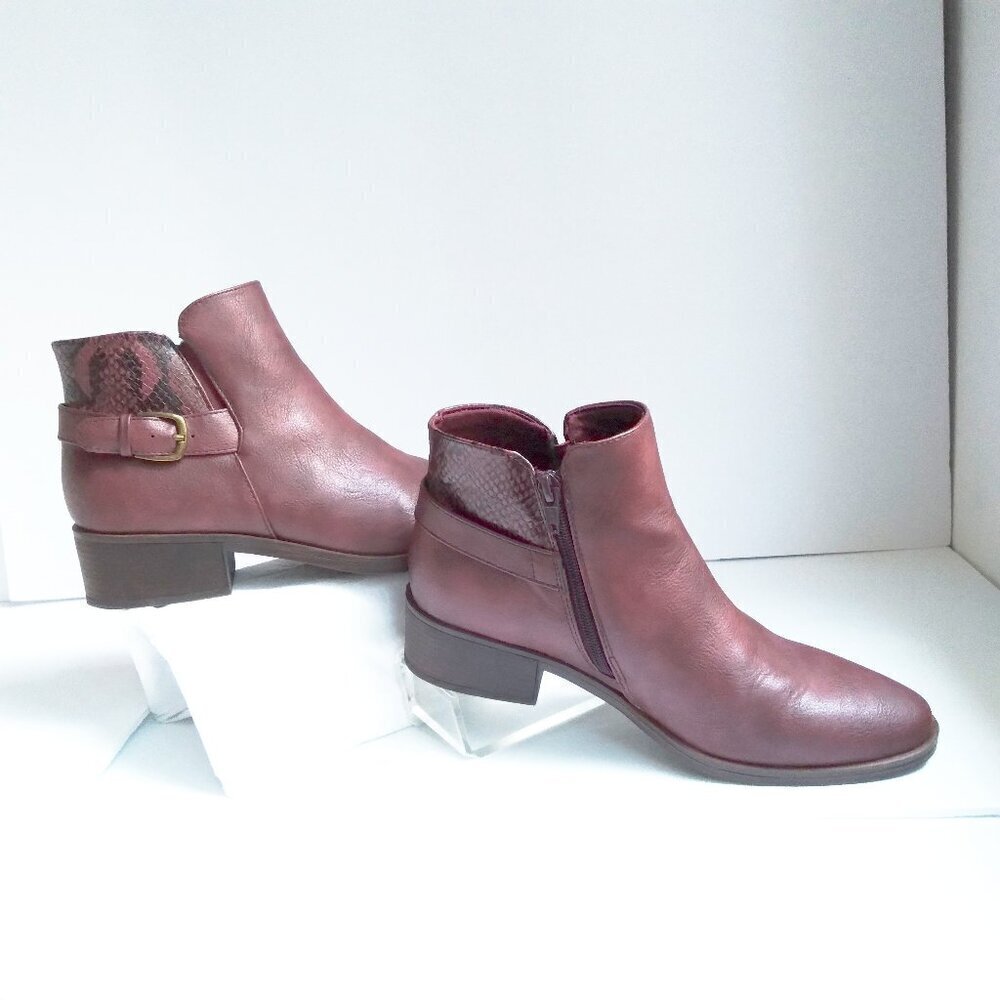 'Marconi' Burgundy Chelsea Boots Back Strap Brass  Buckle & Snake Print Sz 9 M